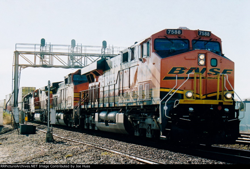 BNSF 7588 West